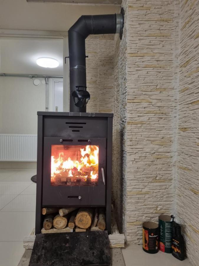 Appartement Moonlight - Trevlig Kallarlagenhet à Broby Extérieur photo