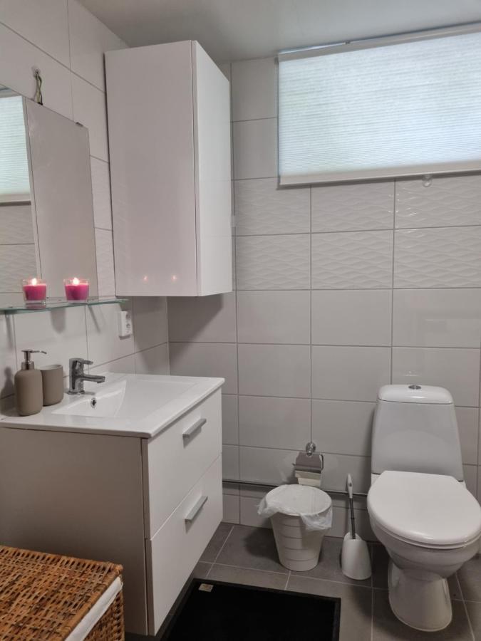 Appartement Moonlight - Trevlig Kallarlagenhet à Broby Extérieur photo