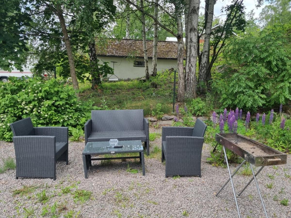 Appartement Moonlight - Trevlig Kallarlagenhet à Broby Extérieur photo