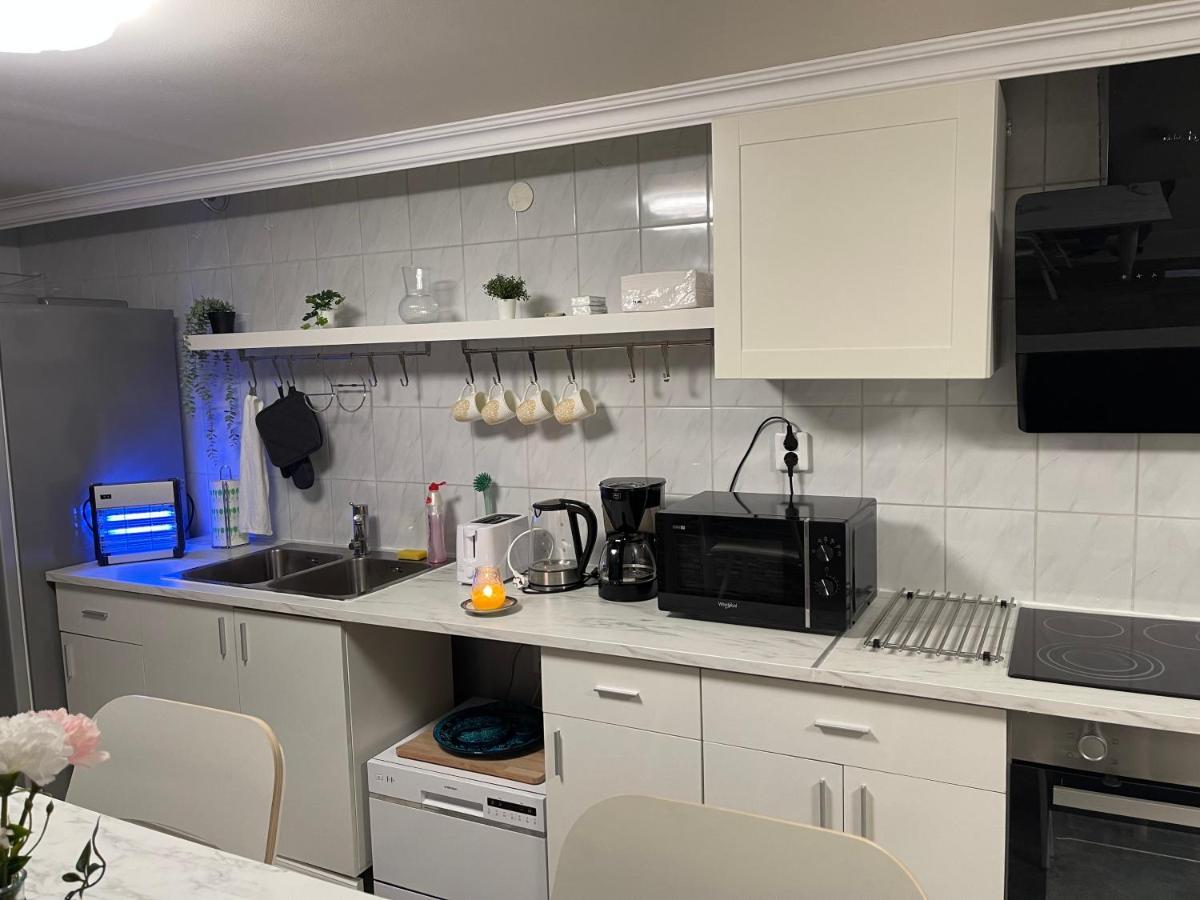 Appartement Moonlight - Trevlig Kallarlagenhet à Broby Extérieur photo